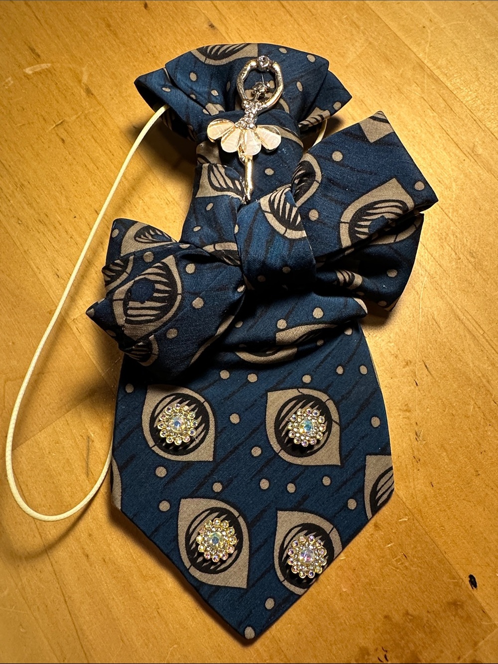 Italianissimo RN 43170 Necklace Tie Accessory with Sparkle Brooch and Bow